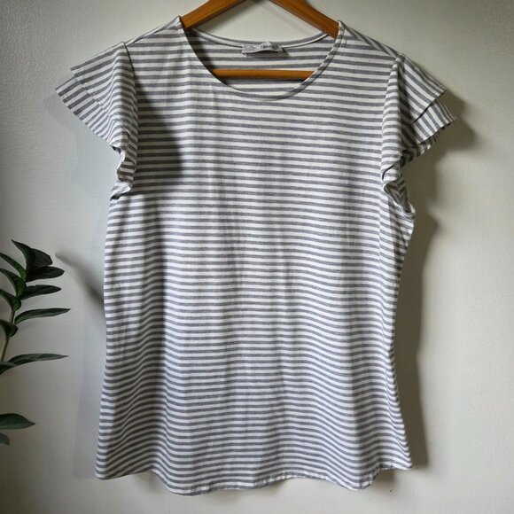 LIKE NEW CES FEMME GREY / WHITE STRIPED BLOUSE FLUTTER SLEEVES SIZE M - Picture 1 of 15